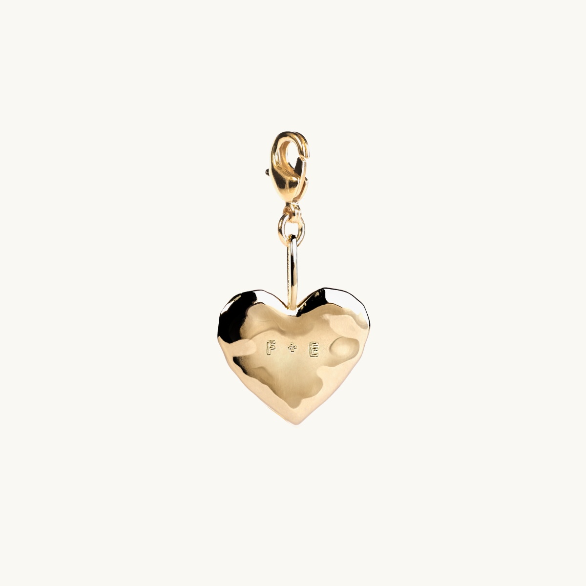 Pendant in gold in the shape of a heart with name engraving