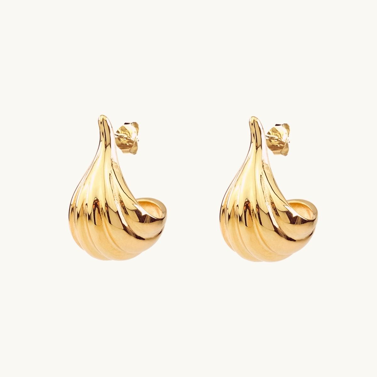 Fig hoops in 18K gold plated brass
