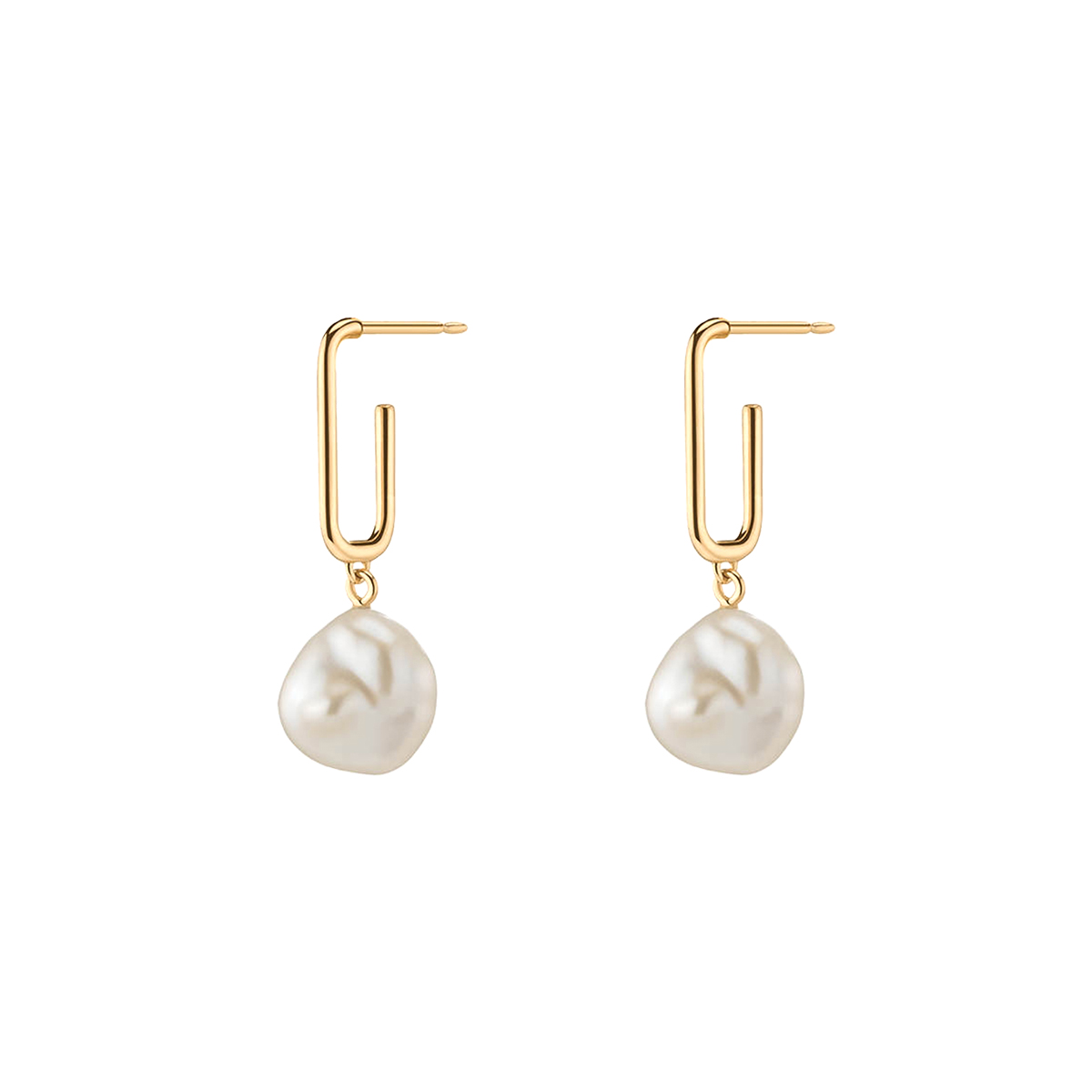 Earring in gold with a white freshwater pearl