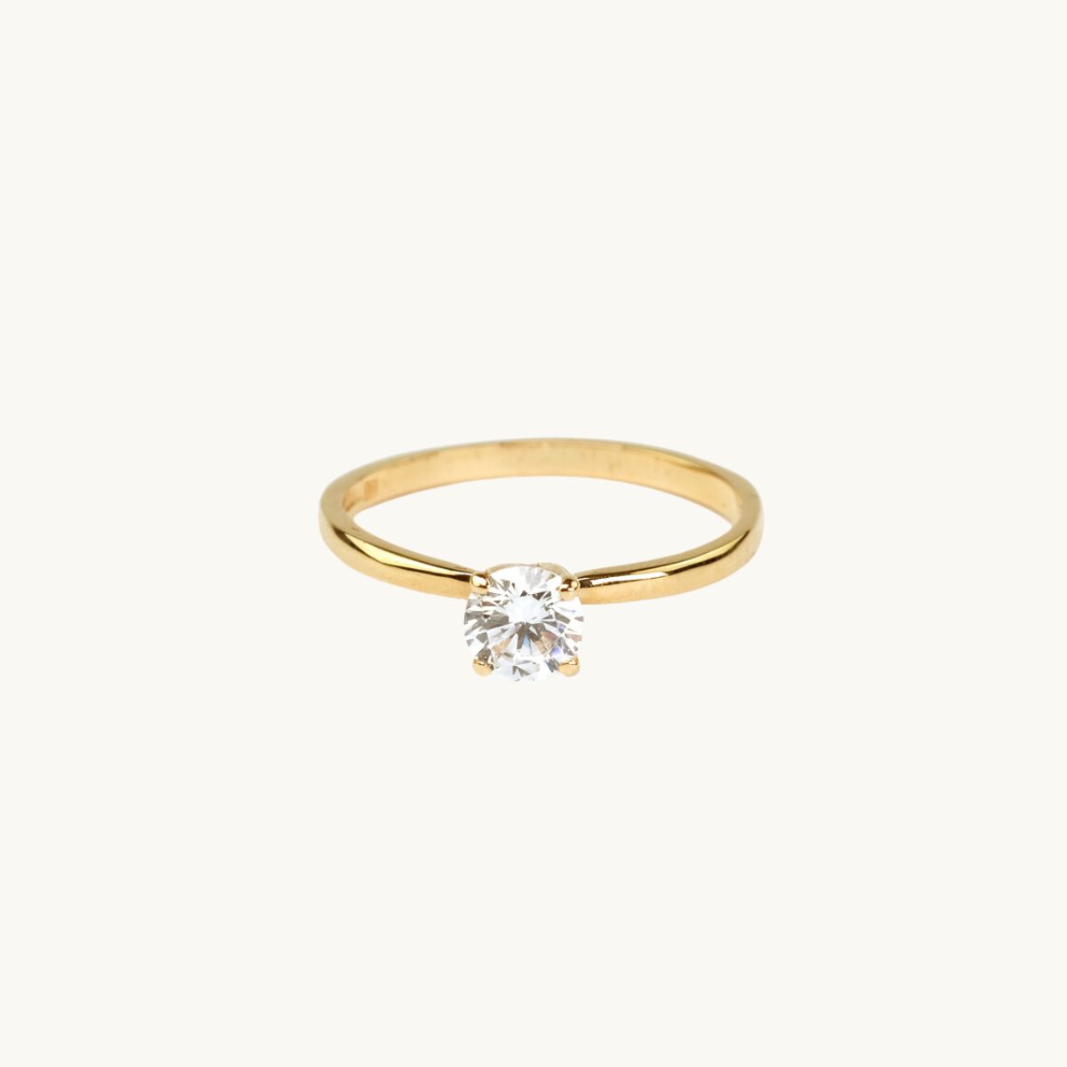 White stone ring in 18K gold with white cz stone