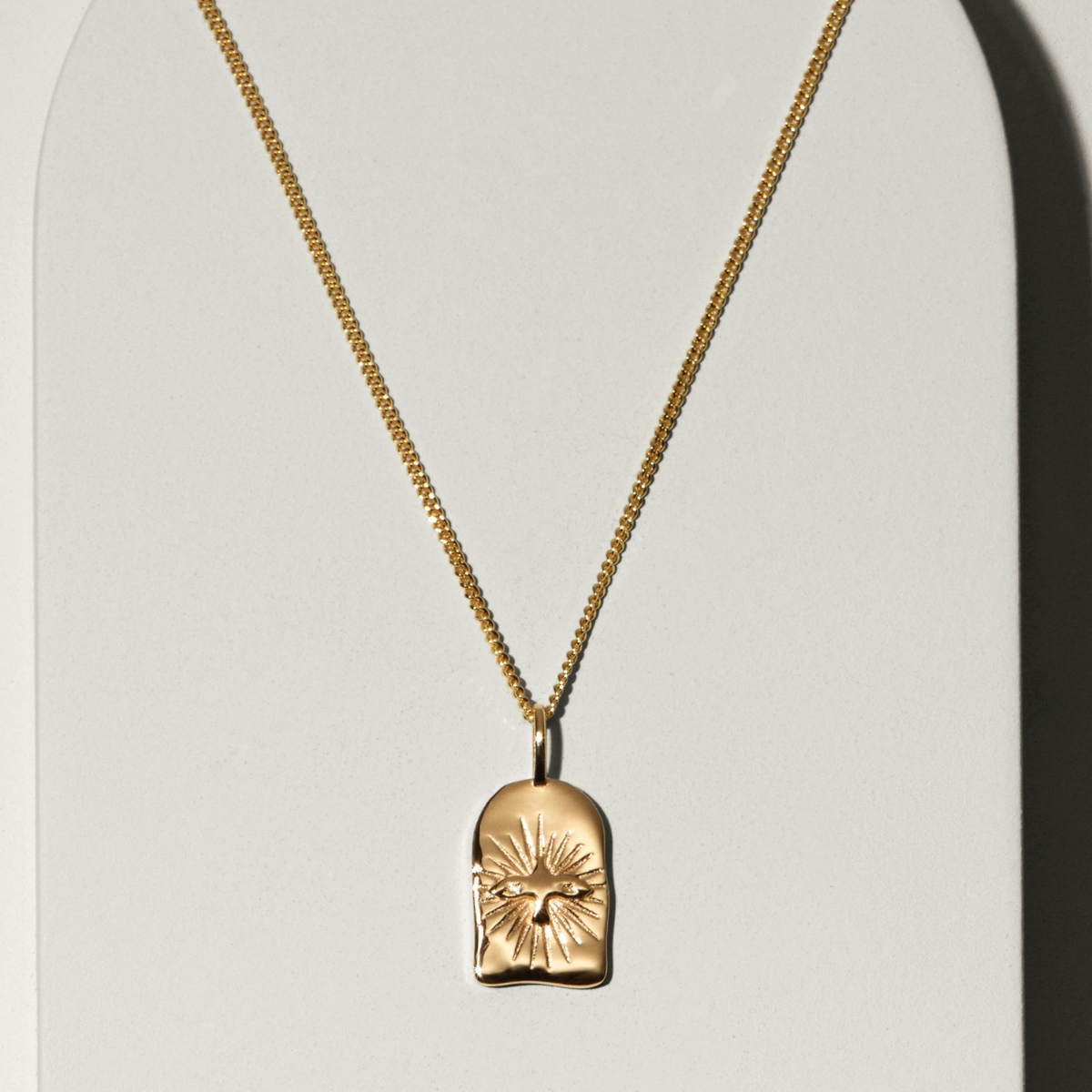 WINDOW DOVE NECKLACE GOLD