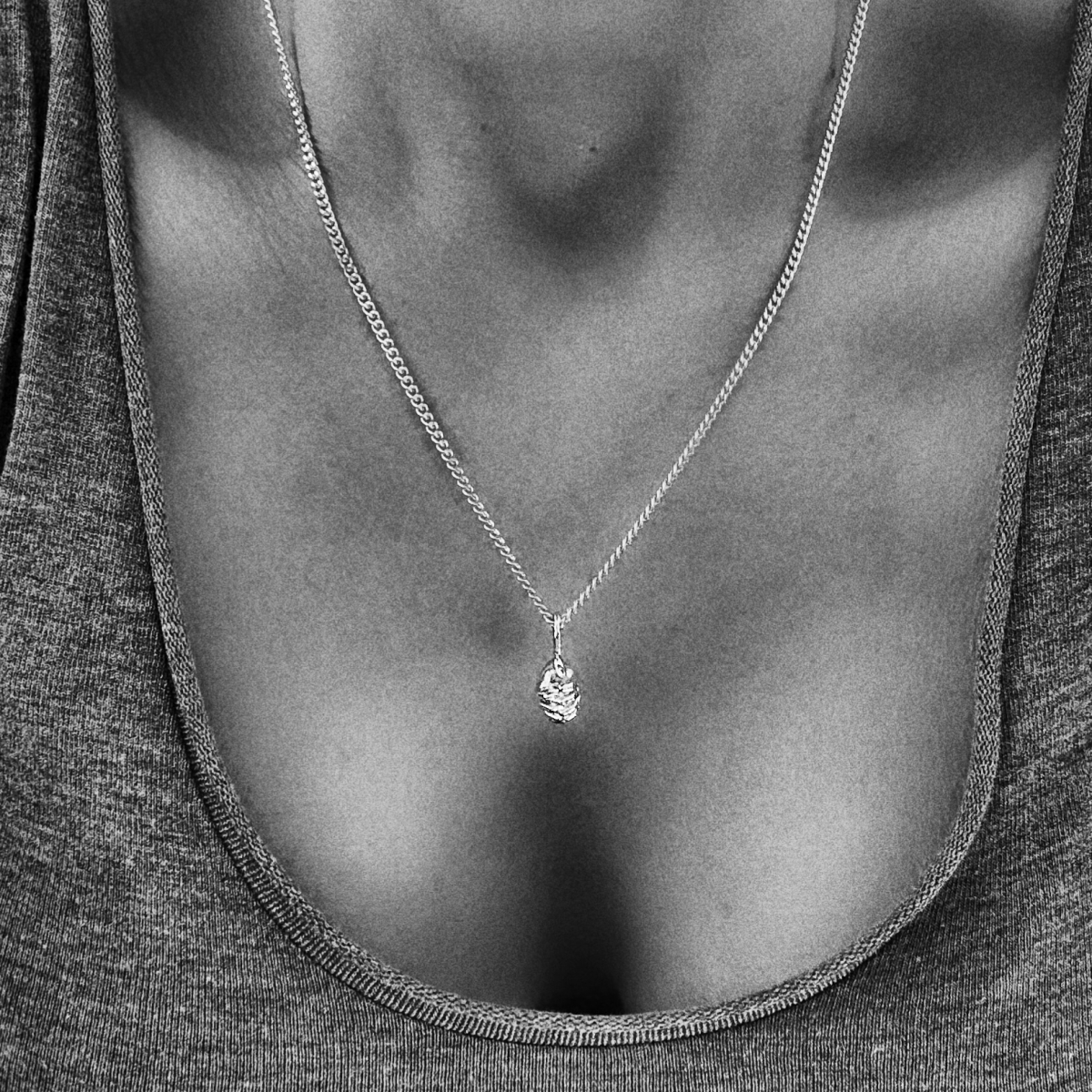 PRAY NECKLACE SILVER