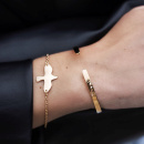 Dove bracelet in gold on model