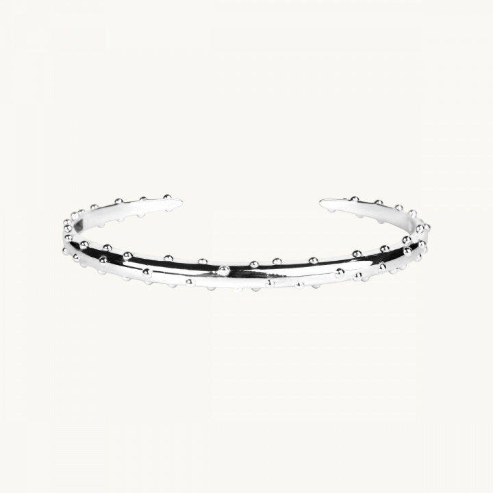 A bracelet in sterling silver with dots