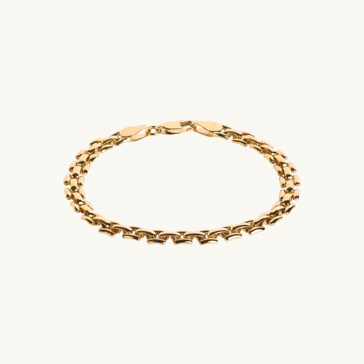 Thin bracelet with rectangular trippel links in gold plated brass