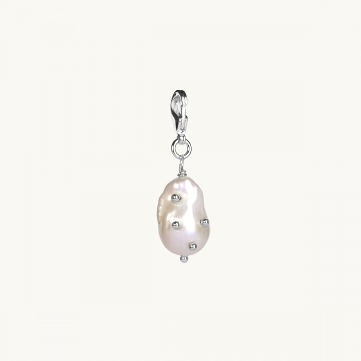 Freshwater pearl with silver studs