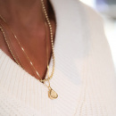 Combination fig necklace and globe chain gold