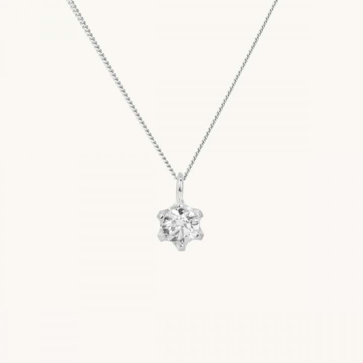 Necklace pendant silver with a white diamond, princess