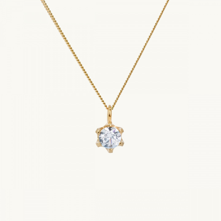 Necklace pendant gold with a white diamond, princess
