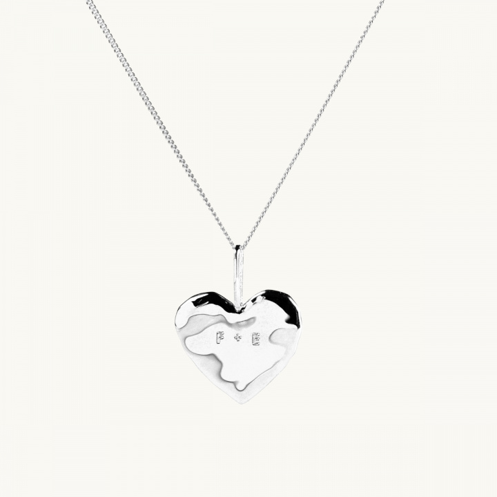 name heart on a thin chain