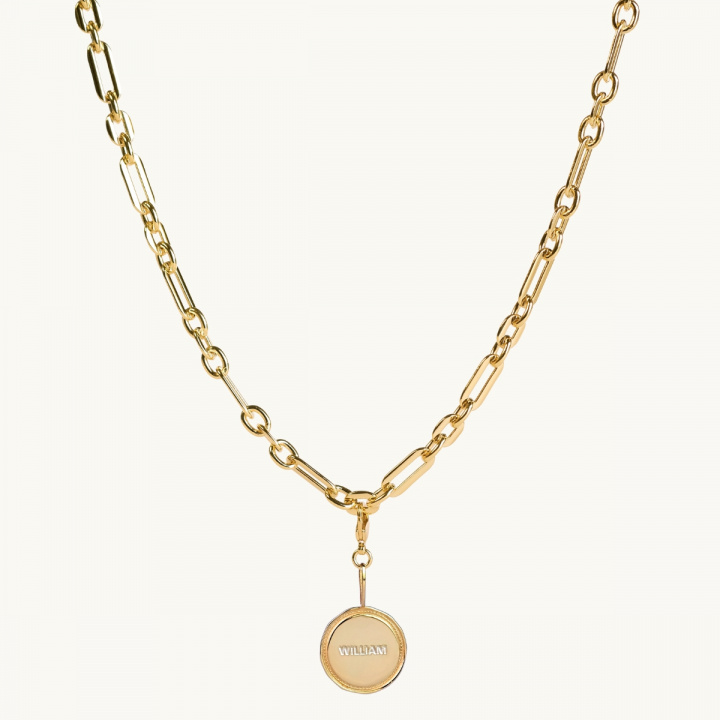 chunky chain with a wreath engraved coin in goldplated brass
