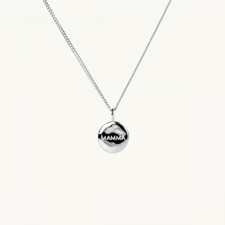 Organic coin in silver with the engraving MAMMA