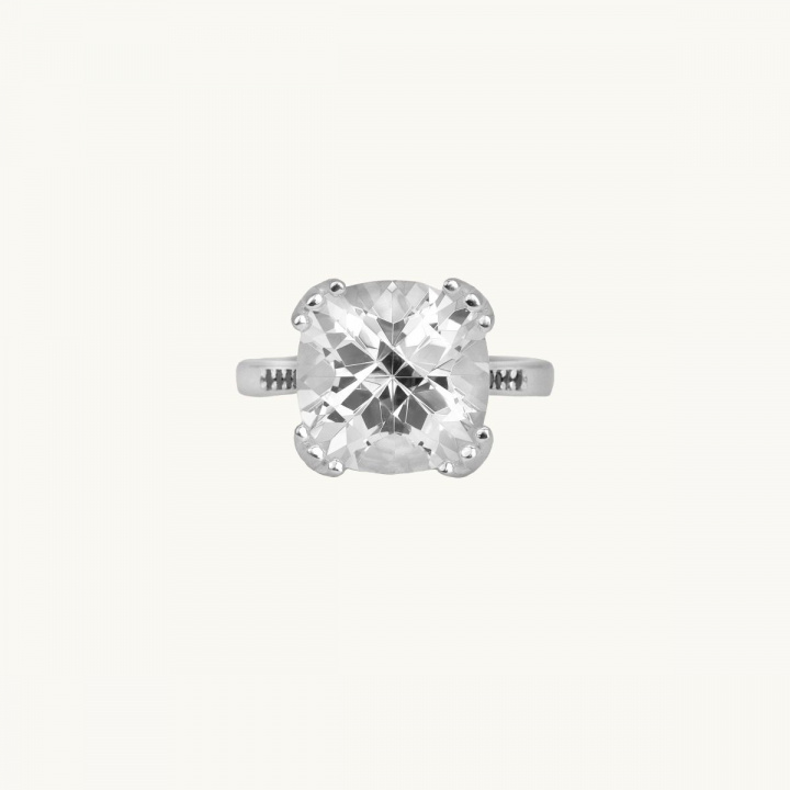 Ring in sterling silver with cz stone and black diamonds