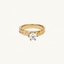 18K gold ring with white stone