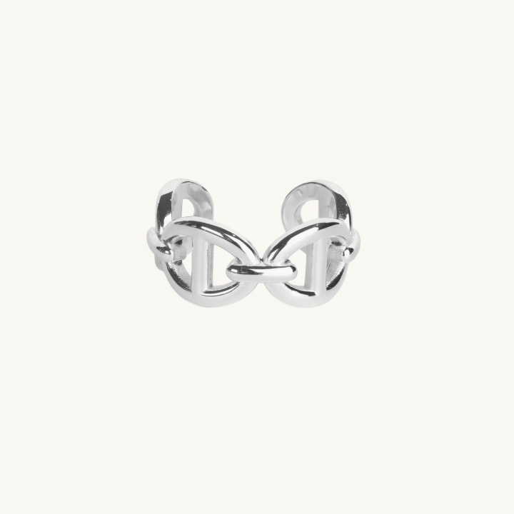 a sterling silver ring in a shape of a anchor chain