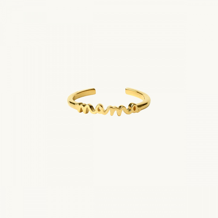 Ring in gold with the word mama