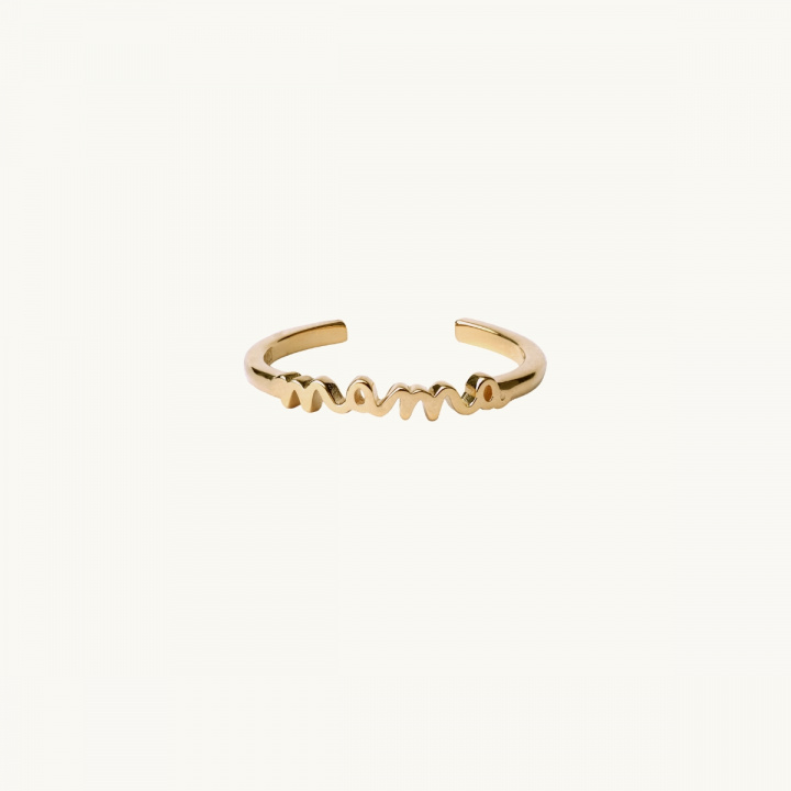 Ring in gold with the word mama